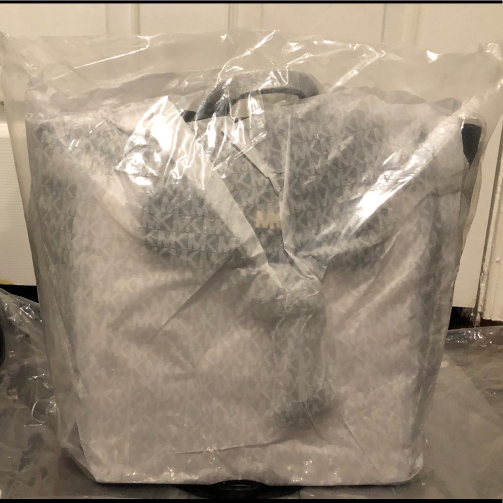 COPY - MK bag back
